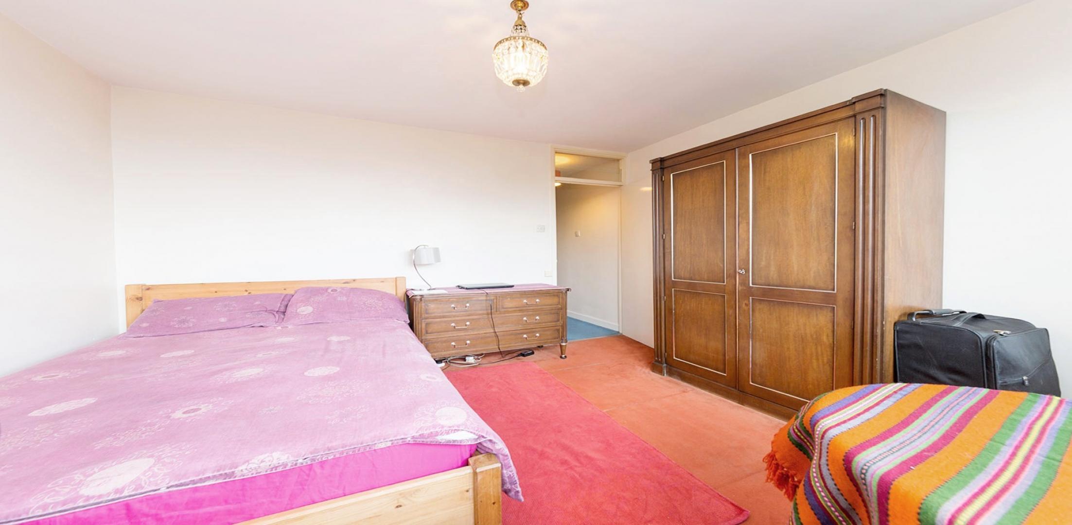 			3 Bedroom, 1 bath, 1 reception Flat			 Willesden Lane , WILLESDEN GREEN 